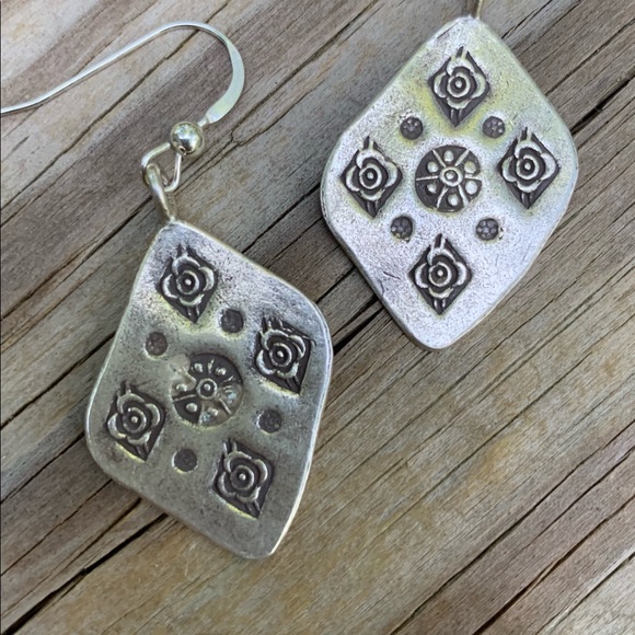 Indigenous Tibetan hand carved silver earrings - Picture 3 of 4